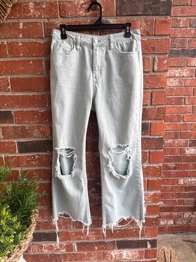 Vervet Mint Distressed Women’s Jeans - Casual Ripped Knee Design